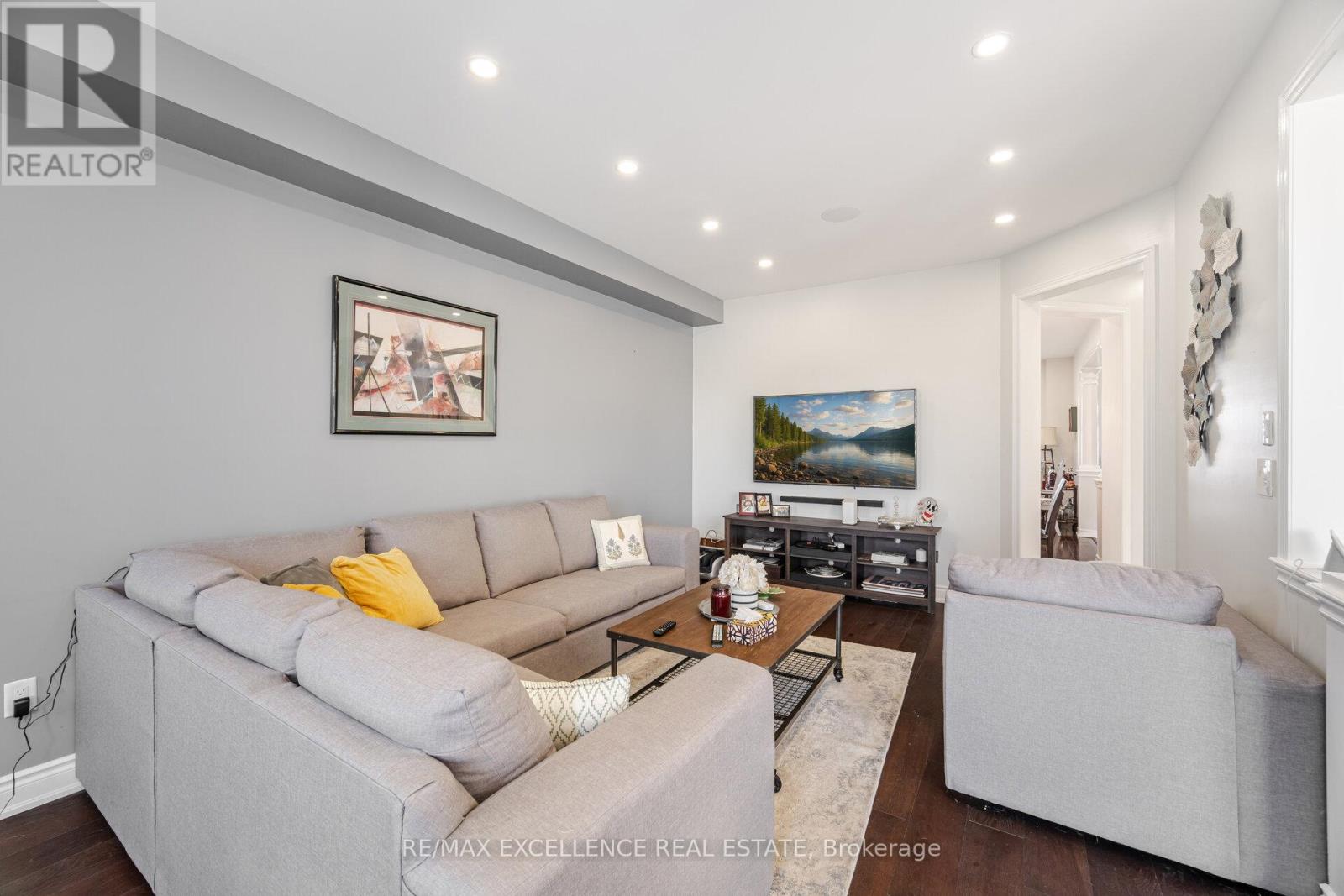 73 Gardenbrooke Trail, Brampton, Ontario  L6P 3J3 - Photo 9 - W12743900