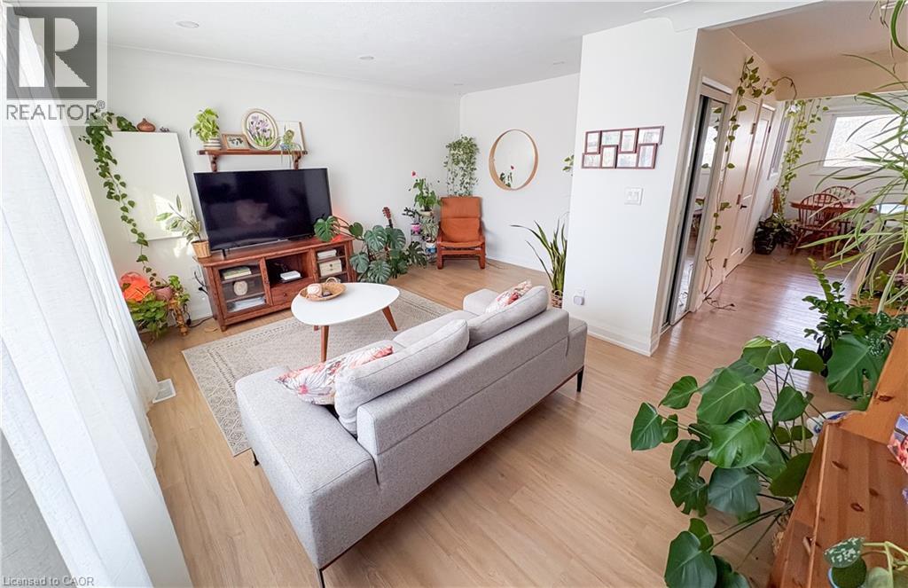 437 Upper Kenilworth Avenue, Hamilton, Ontario  L8T 4G7 - Photo 2 - 40802022