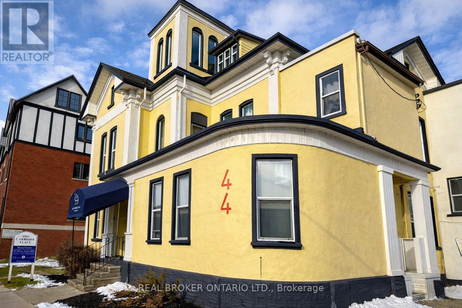 44 Weber Street W, Kitchener, Ontario  N2H 3Z2 - Photo 2 - X12743804