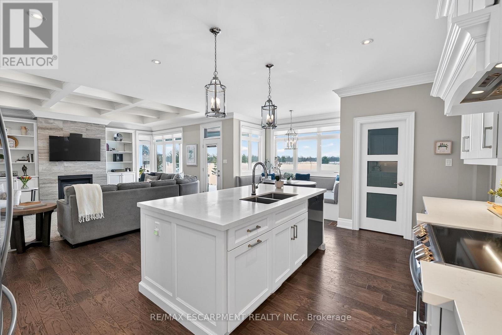 224 Mountain Road, Grimsby, Ontario  L3M 4E7 - Photo 10 - X12743904