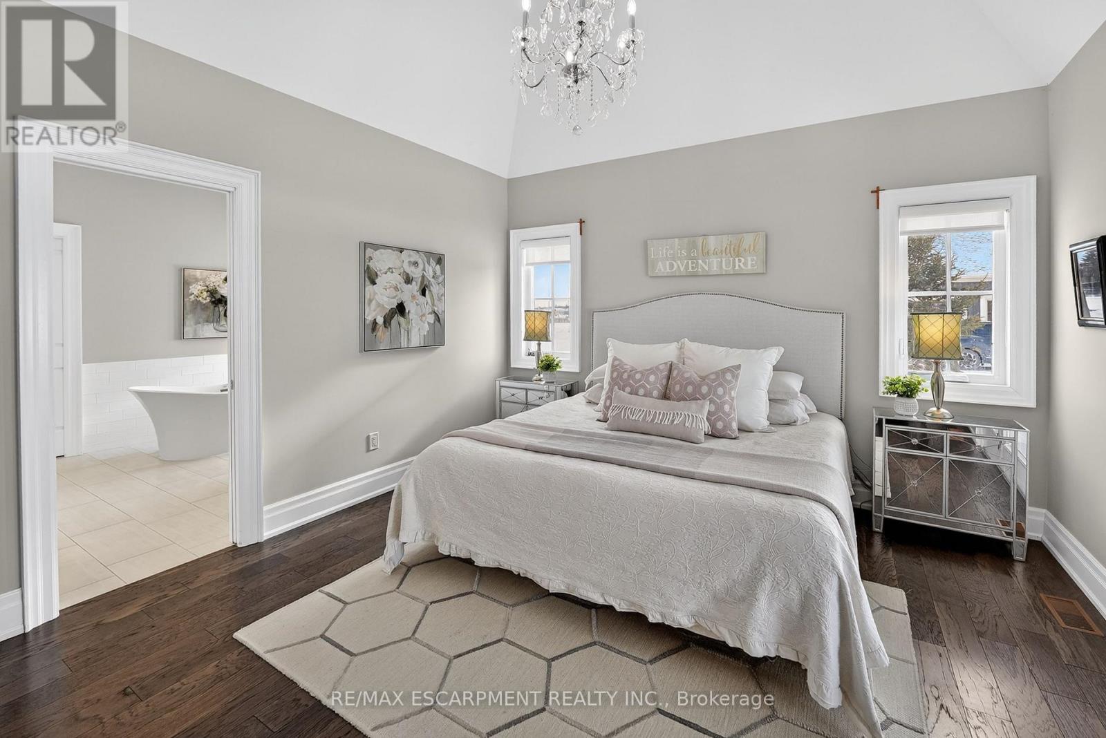 224 Mountain Road, Grimsby, Ontario  L3M 4E7 - Photo 17 - X12743904