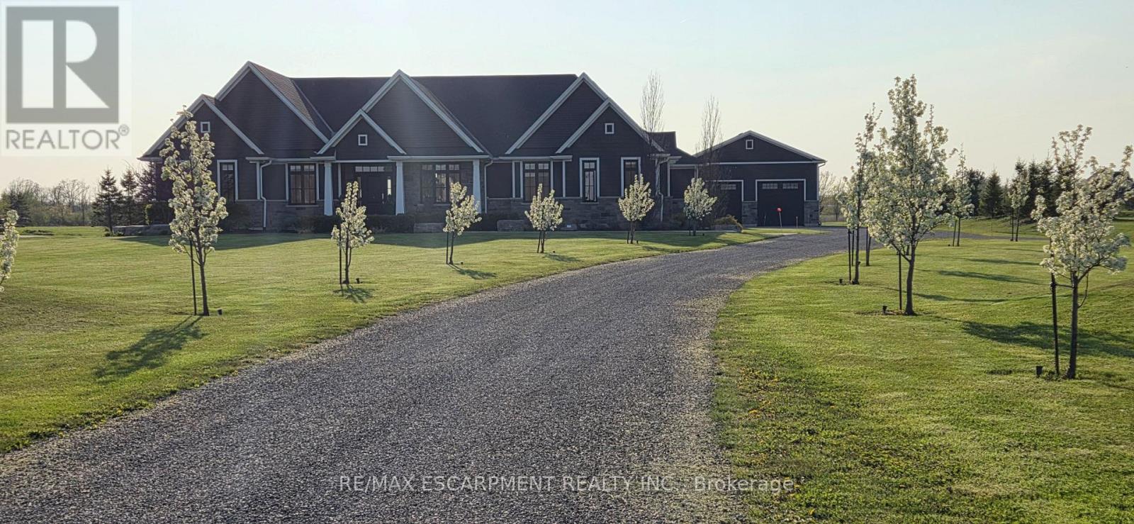 224 Mountain Road, Grimsby, Ontario  L3M 4E7 - Photo 38 - X12743904