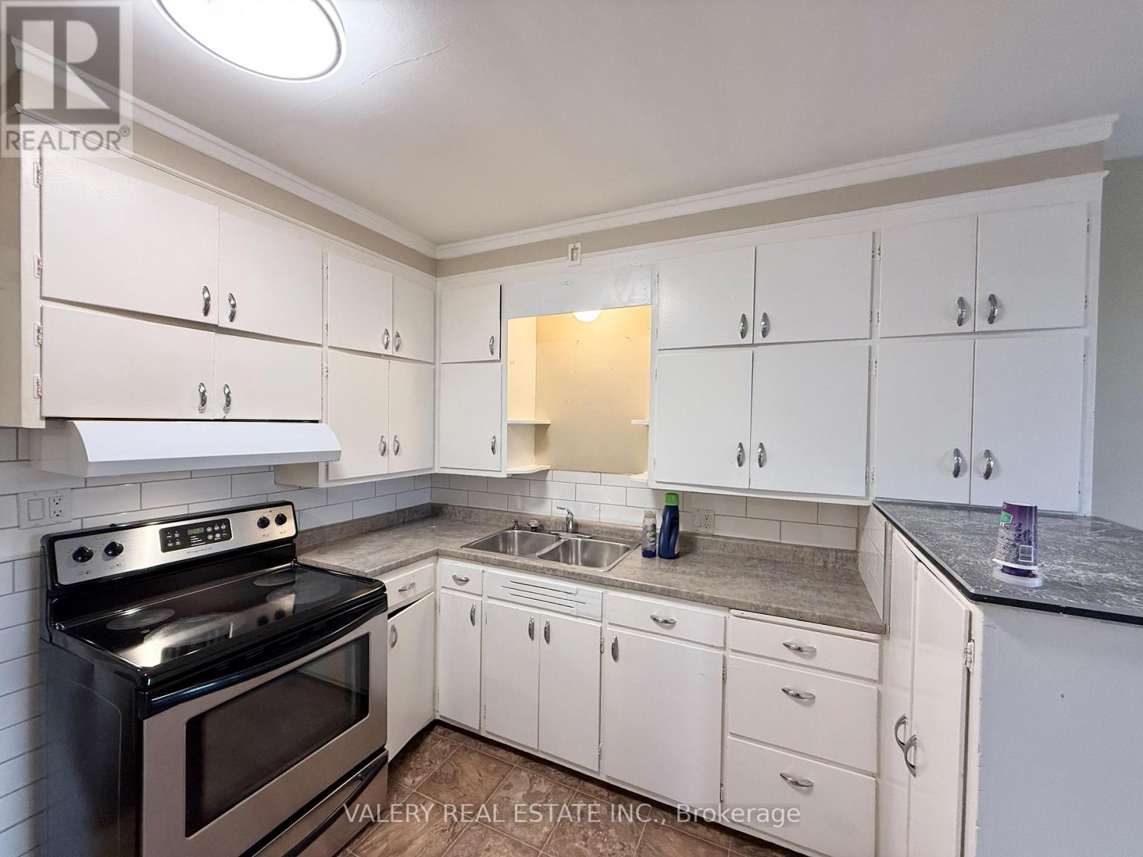 26 Tablot Street W, Chatham-Kent, Ontario  N0P 1A0 - Photo 4 - X12743906