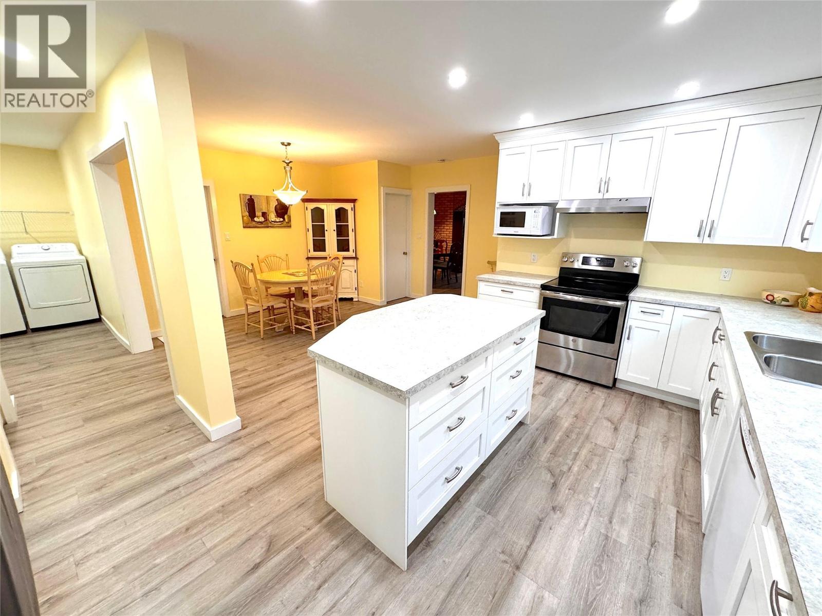 1161 4th Avenue, Fernie, British Columbia  V0B 1M0 - Photo 13 - 10369105