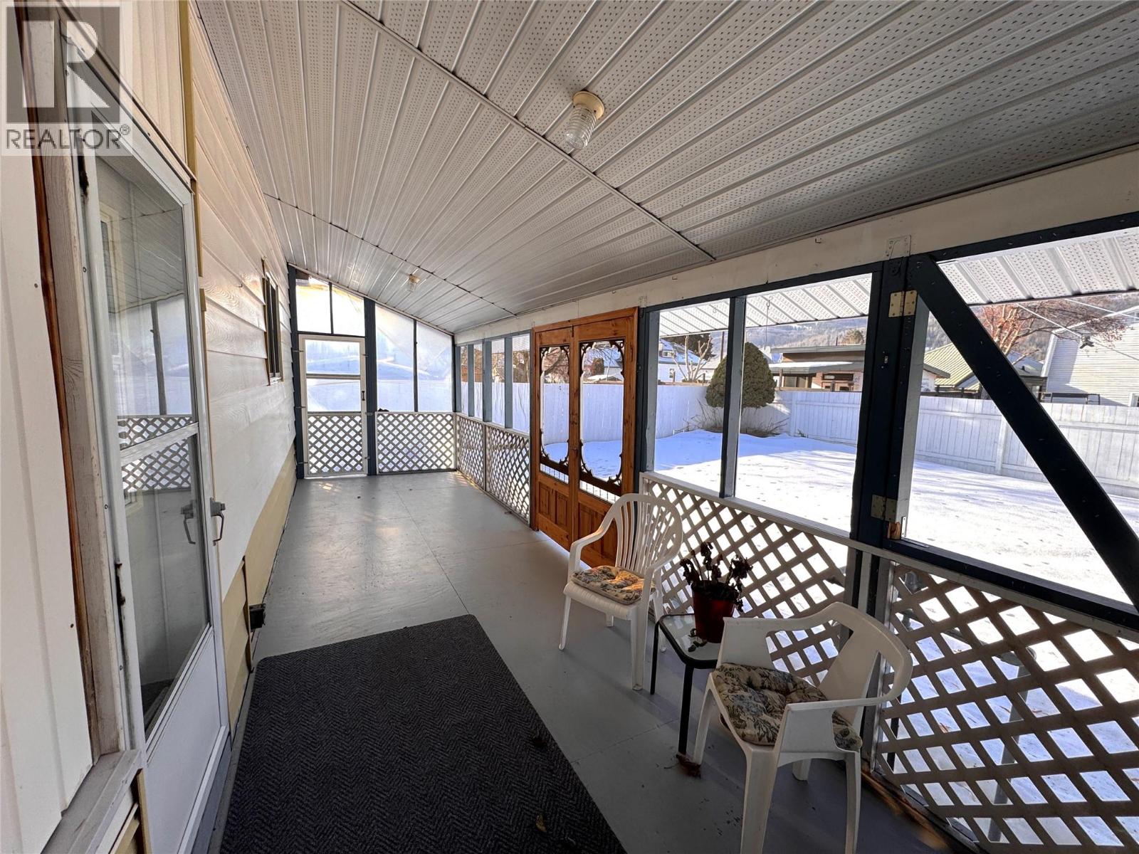 1161 4th Avenue, Fernie, British Columbia  V0B 1M0 - Photo 28 - 10369105