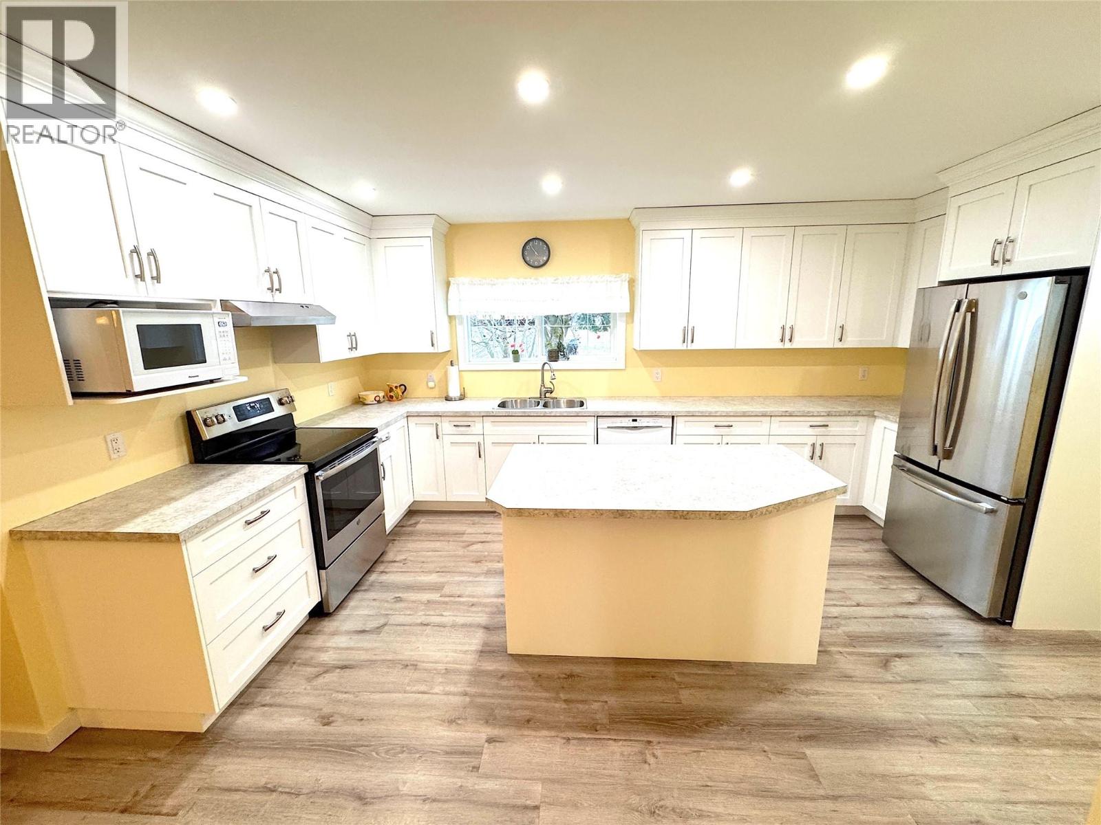 1161 4th Avenue, Fernie, British Columbia  V0B 1M0 - Photo 11 - 10369105