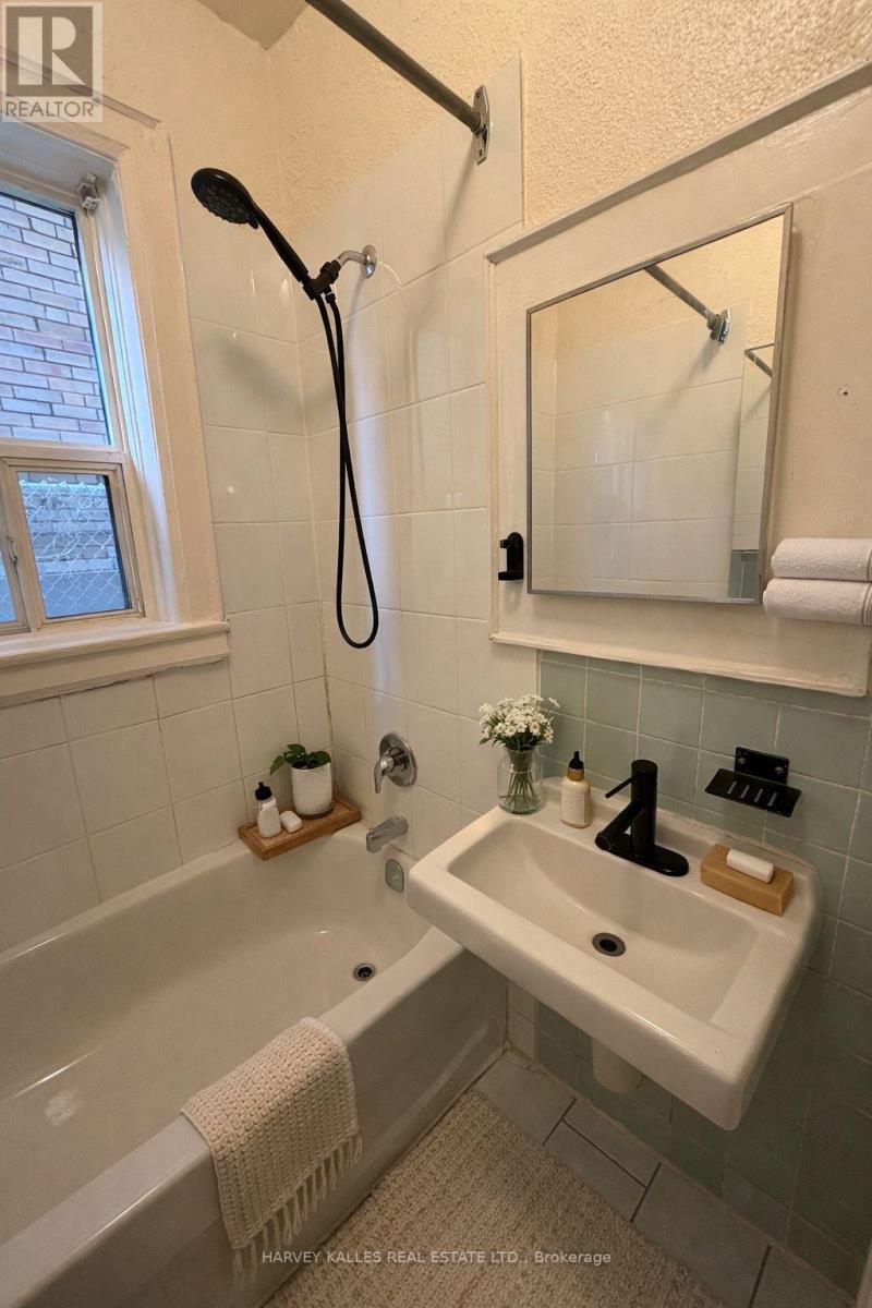 Unit # 103 - 105 Kenwood Avenue, Toronto, Ontario  M6C 2S1 - Photo 7 - C12743946