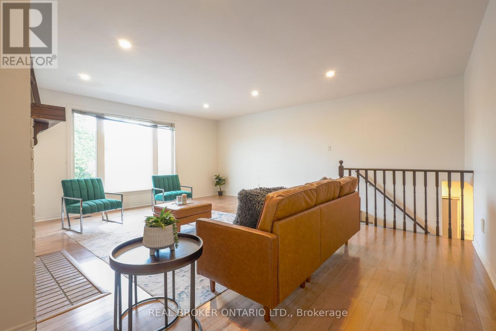 4326 Waterford Crescent, Mississauga, Ontario  L5R 2B2 - Photo 11 - W12719830