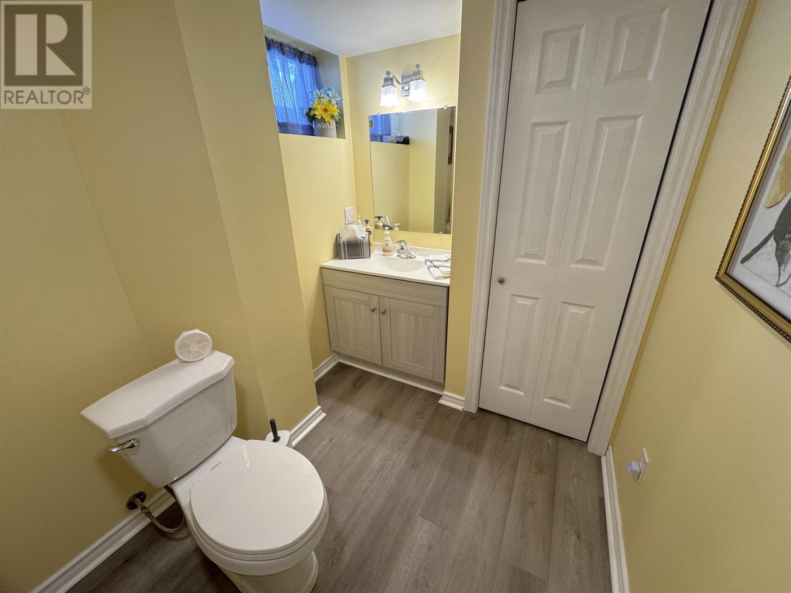 40 Axmith Ave, Elliot Lake, Ontario  P5A 1B7 - Photo 28 - SM260199