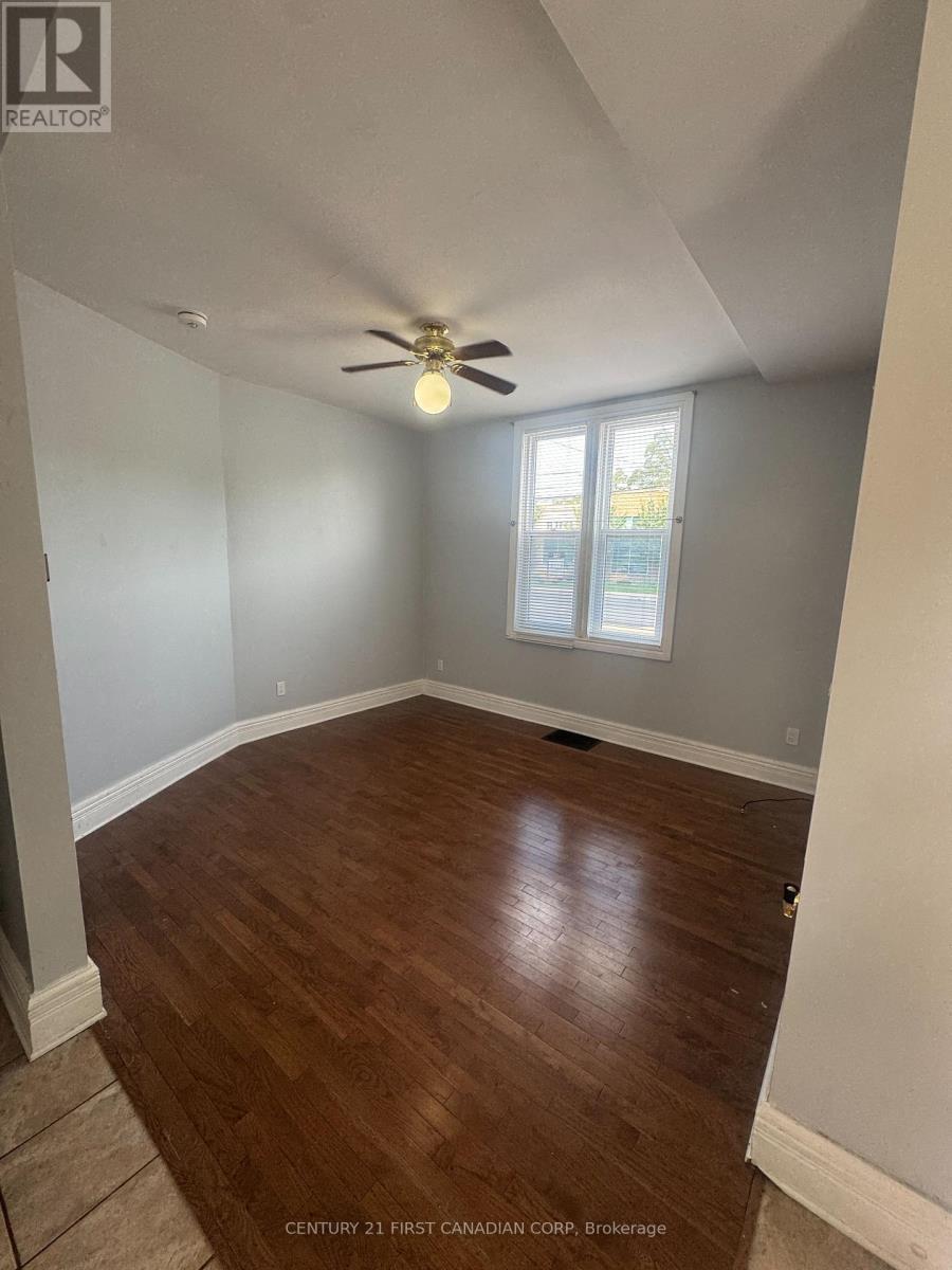 A - 28 Oxford Street E, London North, Ontario  N6H 1R3 - Photo 3 - X12743956