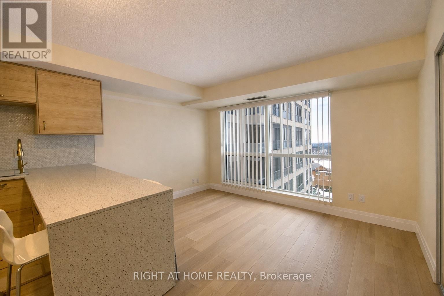 816 - 18 Harding Boulevard, Richmond Hill, Ontario  L4C 0T3 - Photo 2 - N12731368