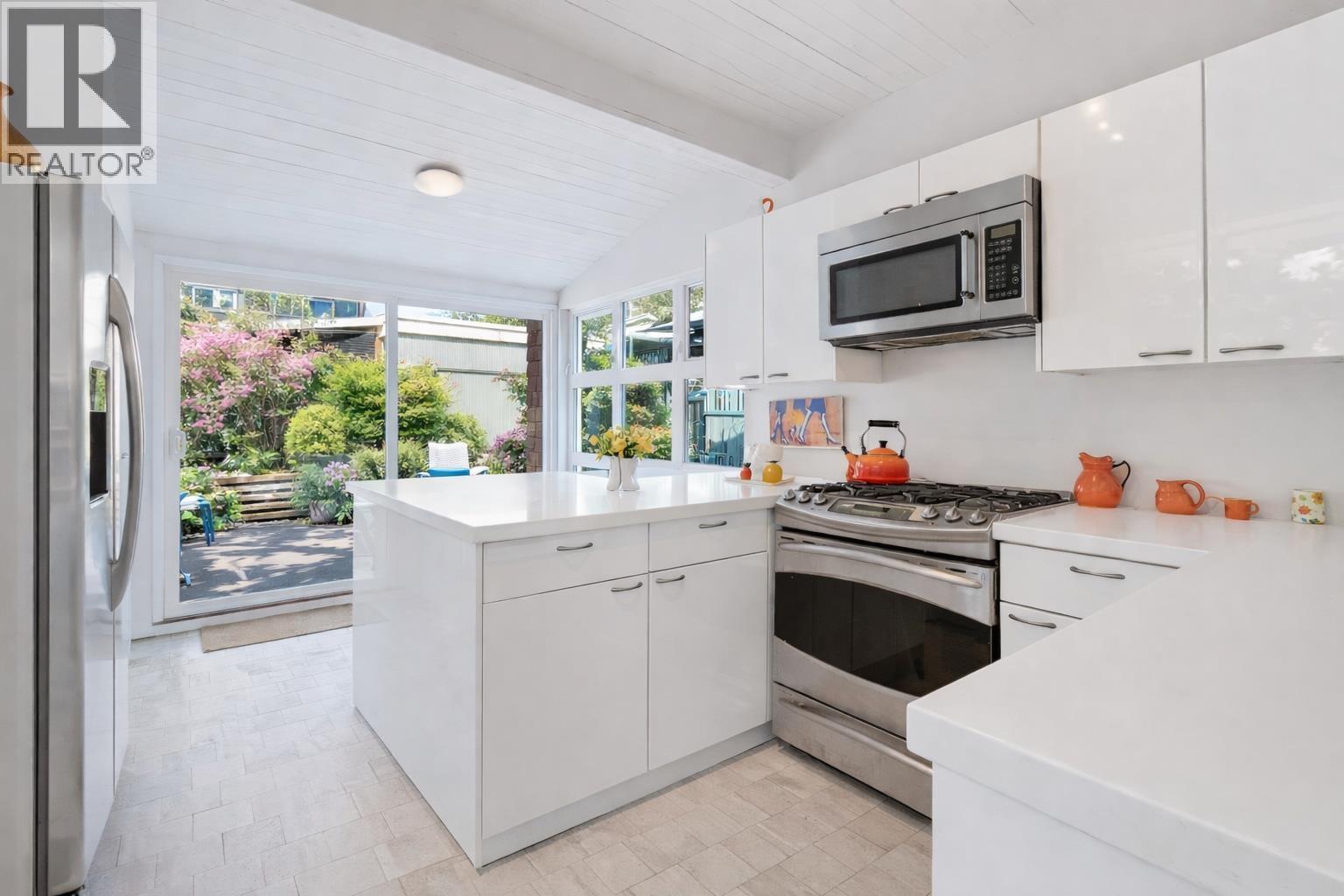 2433 Mathers Avenue, West Vancouver, British Columbia  V7V 2H9 - Photo 8 - R3084991