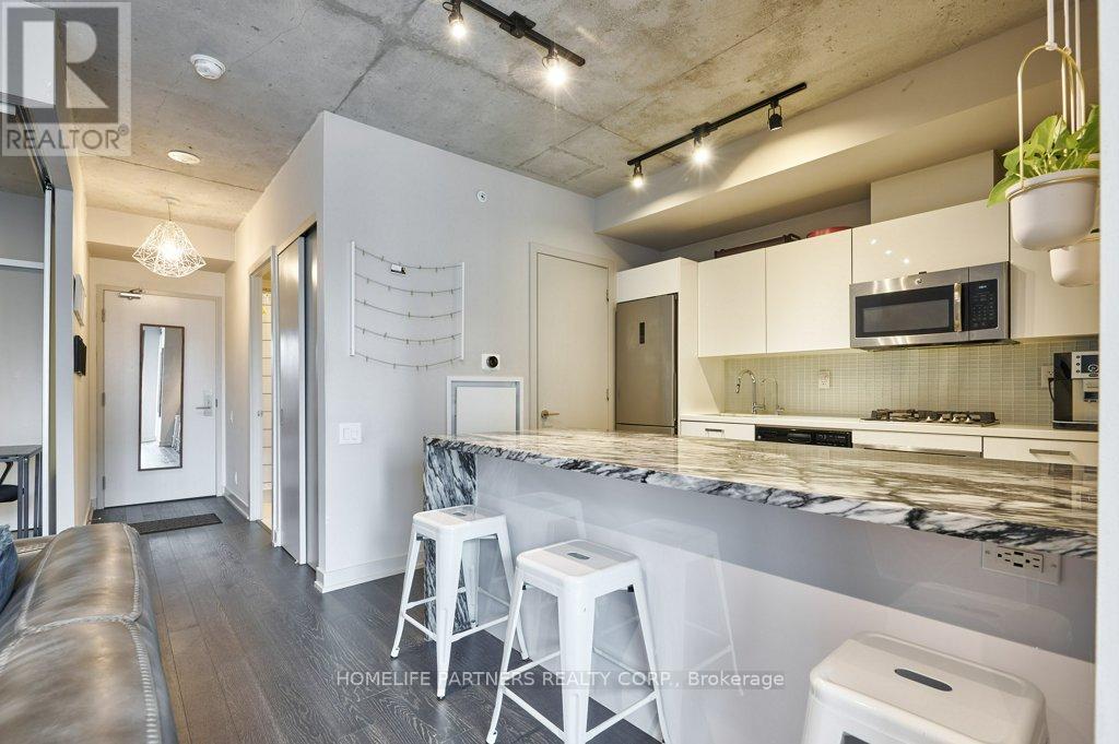 605 - 39 Brant Street, Toronto, Ontario  M5V 0M8 - Photo 11 - C12743992