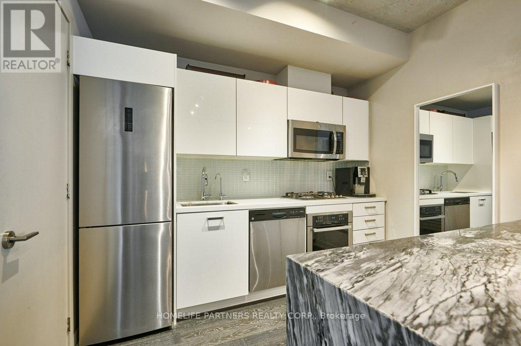 605 - 39 Brant Street, Toronto, Ontario  M5V 0M8 - Photo 13 - C12743992