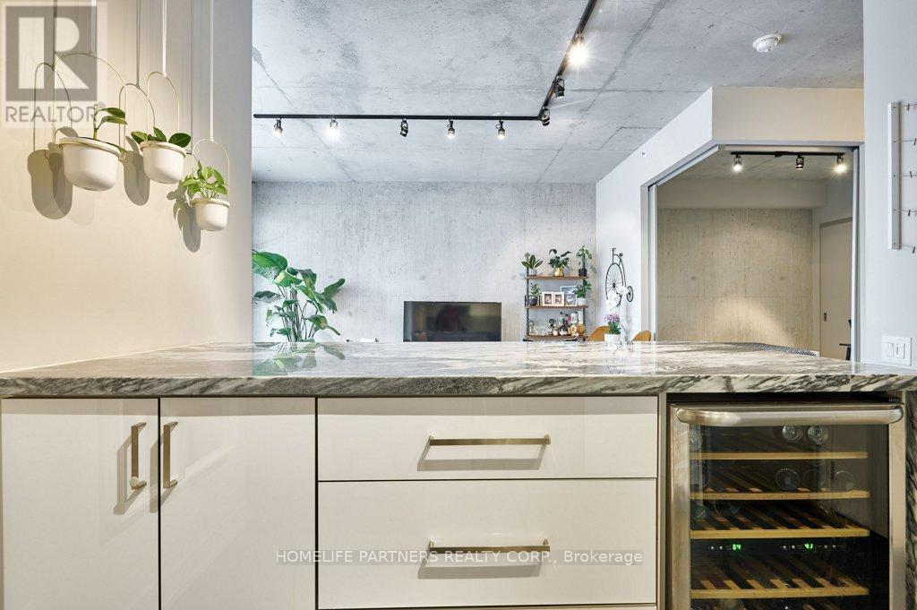 605 - 39 Brant Street, Toronto, Ontario  M5V 0M8 - Photo 16 - C12743992