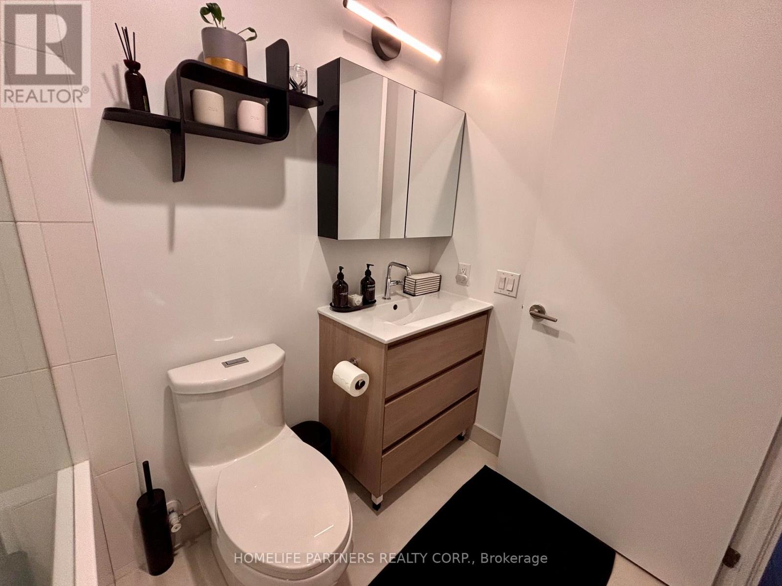 605 - 39 Brant Street, Toronto, Ontario  M5V 0M8 - Photo 26 - C12743992