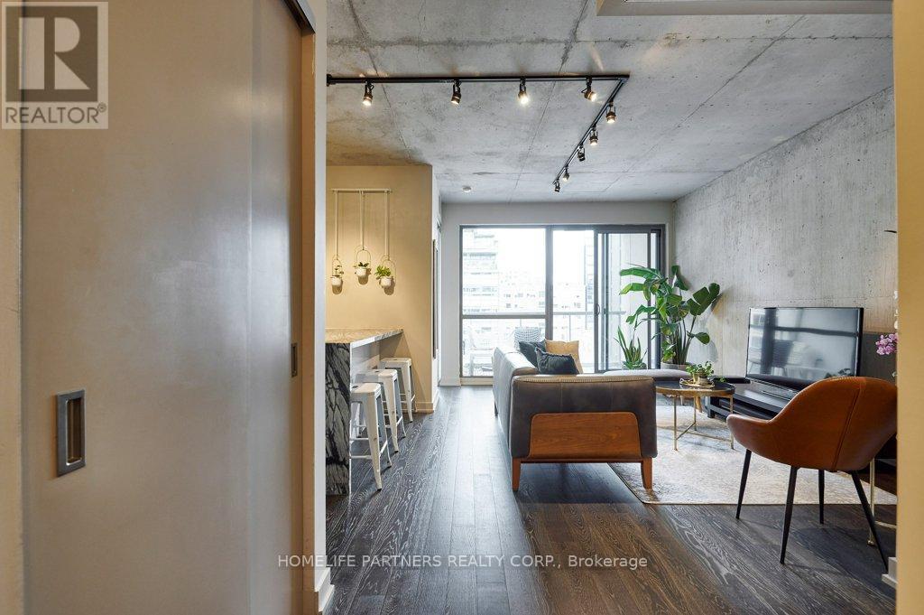 605 - 39 Brant Street, Toronto, Ontario  M5V 0M8 - Photo 7 - C12743992