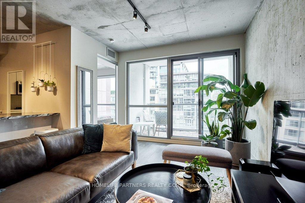 605 - 39 Brant Street, Toronto, Ontario  M5V 0M8 - Photo 8 - C12743992