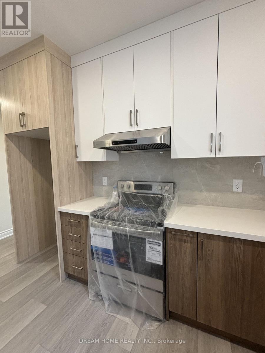 202 - 643 Bathurst Street, Toronto, Ontario  M5S 2R2 - Photo 3 - C12744022