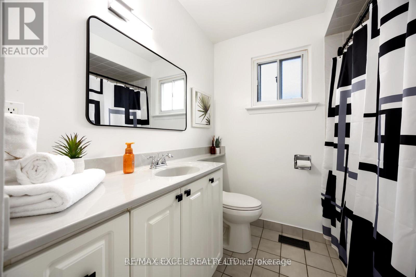 952 Oklahoma Drive, Pickering, Ontario  L1W 2H7 - Photo 13 - E12744012