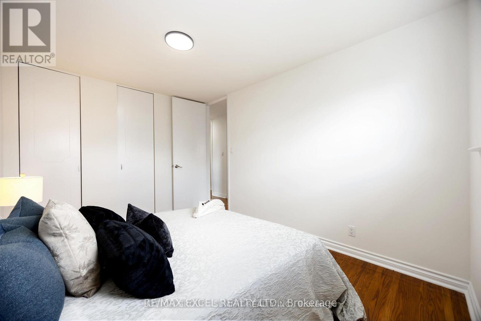 952 Oklahoma Drive, Pickering, Ontario  L1W 2H7 - Photo 17 - E12744012