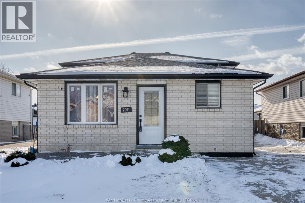 2901 Robillard Cresent, Windsor, Ontario  N8W 5L2 - Photo 1 - 26001971