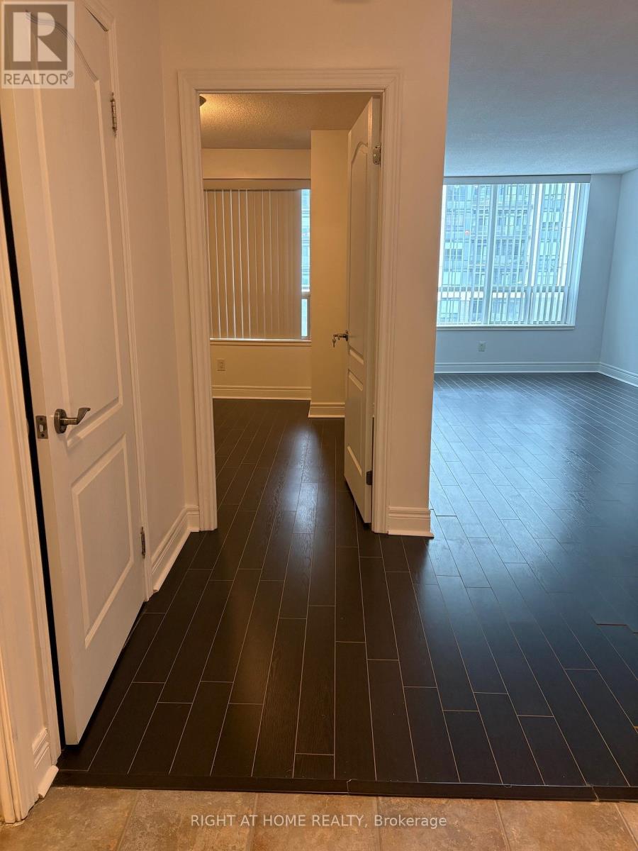 515 - 48 Suncrest Boulevard, Markham, Ontario  L3T 7Y5 - Photo 2 - N12743972