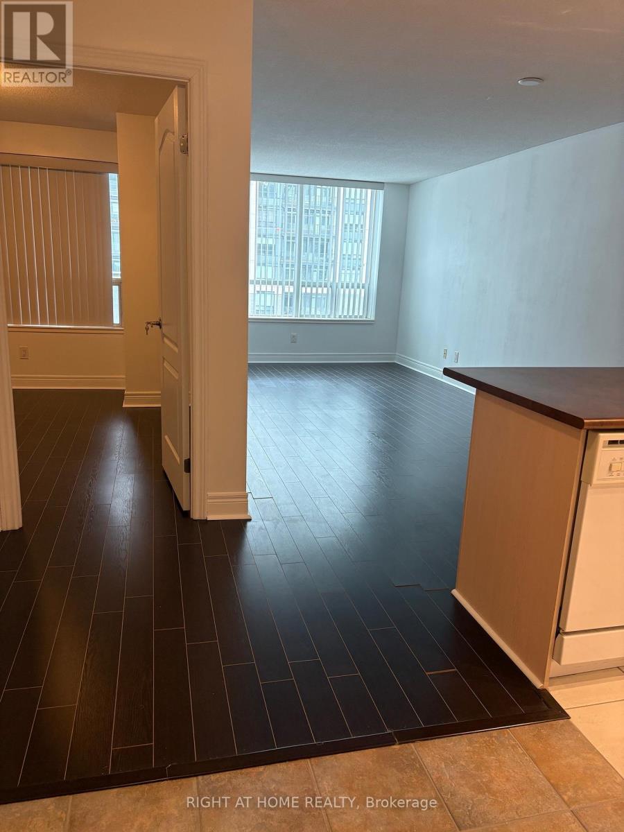 515 - 48 Suncrest Boulevard, Markham, Ontario  L3T 7Y5 - Photo 3 - N12743972