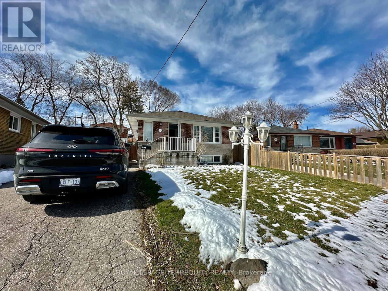 138 Janray Drive, Toronto, Ontario  M1G 1Y9 - Photo 4 - E12743426