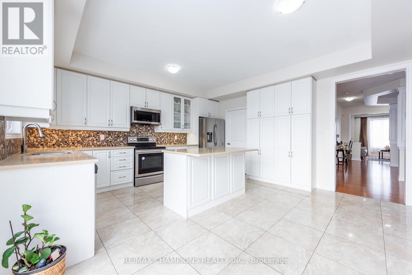 14 Naperton Drive, Brampton, Ontario  L6R 0Z5 - Photo 18 - W12741740