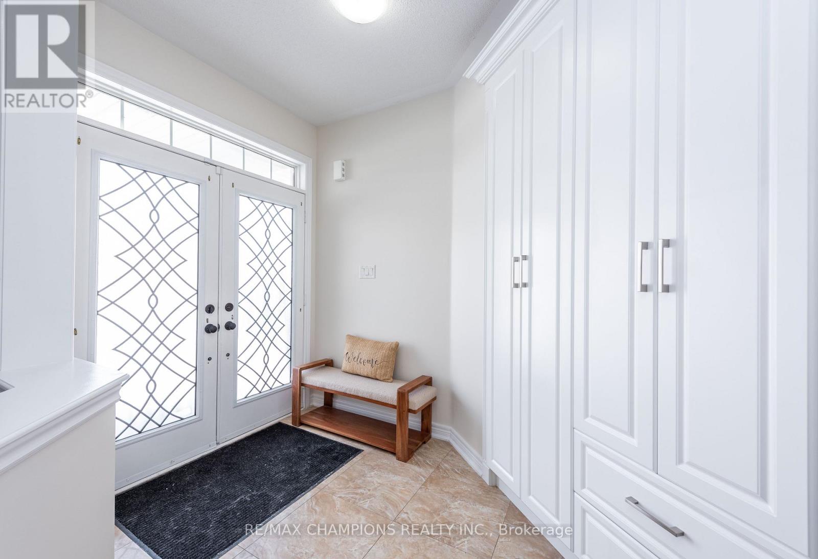 14 Naperton Drive, Brampton, Ontario  L6R 0Z5 - Photo 4 - W12741740