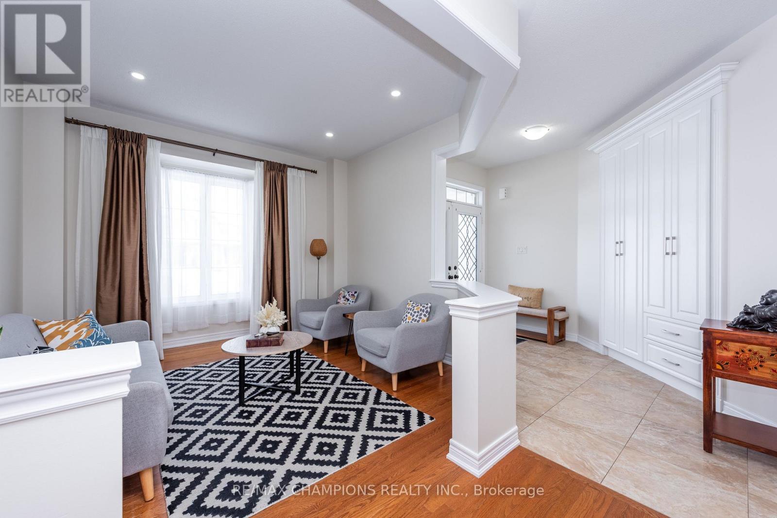 14 Naperton Drive, Brampton, Ontario  L6R 0Z5 - Photo 6 - W12741740