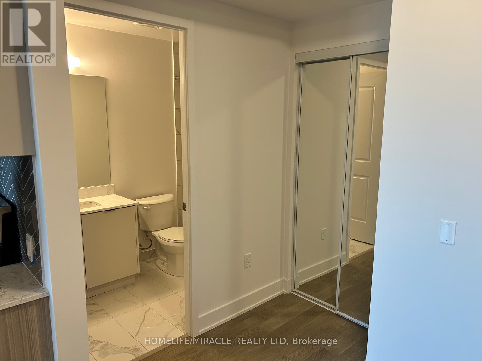 1405 W - 202 Burnhamthorpe Road E, Mississauga, Ontario  L5A 0B2 - Photo 11 - W12743966