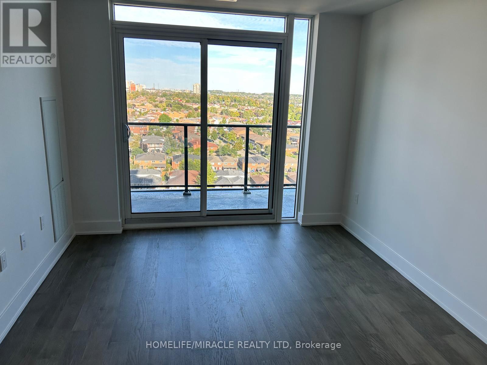 1405 W - 202 Burnhamthorpe Road E, Mississauga, Ontario  L5A 0B2 - Photo 3 - W12743966