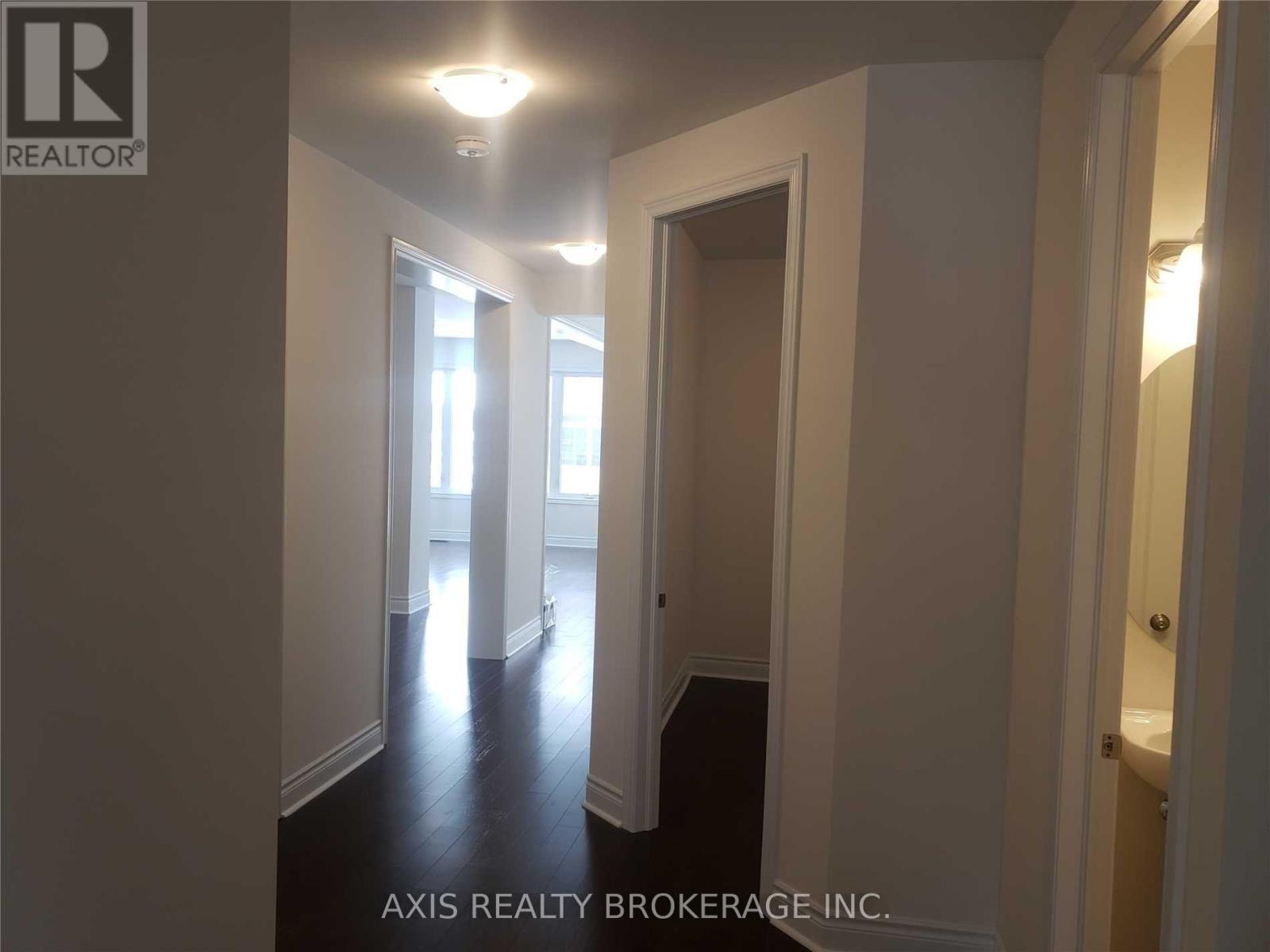 15 Ash Hill Avenue, Caledon, Ontario  L7C 4E8 - Photo 2 - W12743982