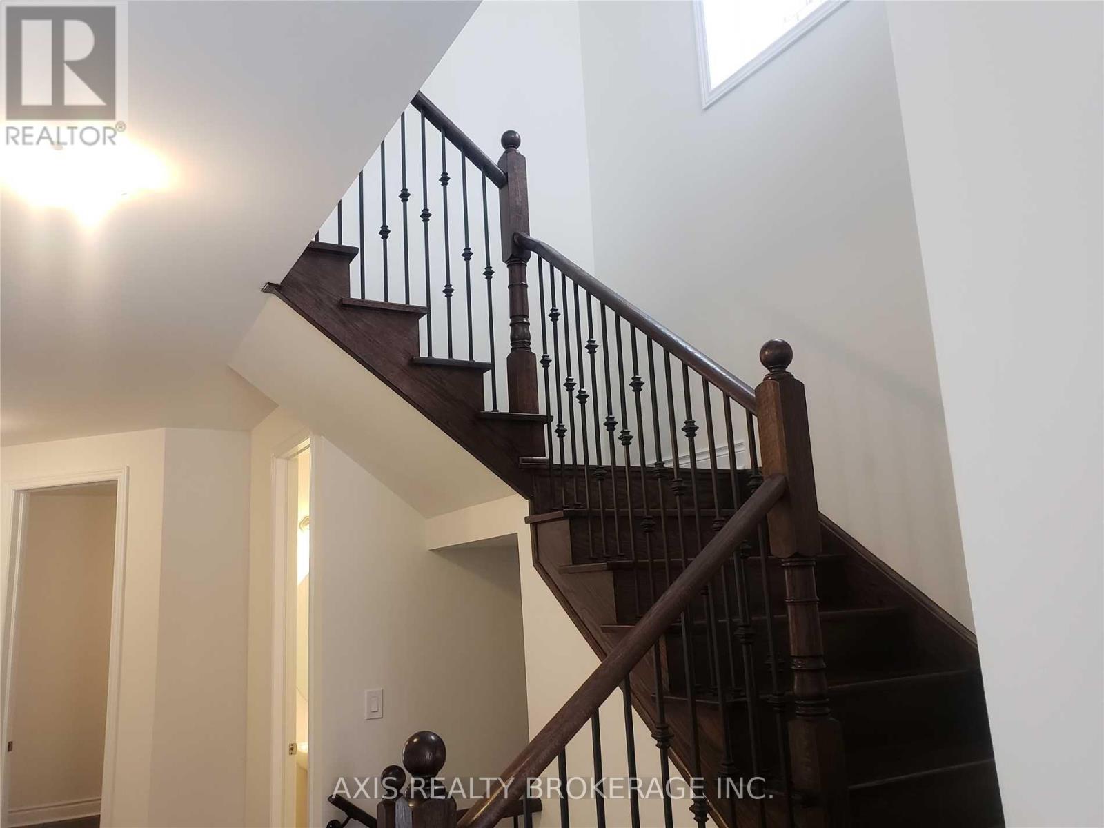 15 Ash Hill Avenue, Caledon, Ontario  L7C 4E8 - Photo 8 - W12743982