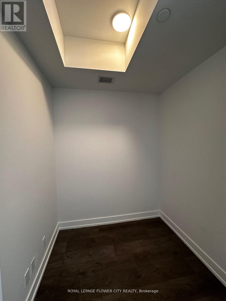 811 - 215 Veterans Drive, Brampton, Ontario  L7A 0B6 - Photo 8 - W12744008