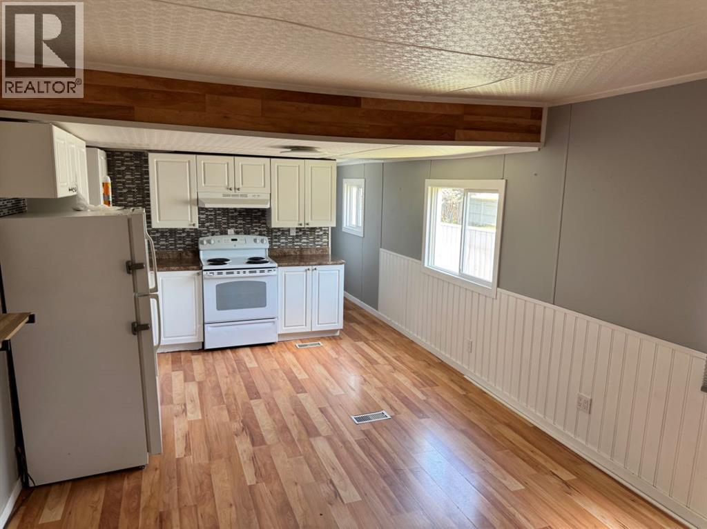 13, 4000 13 Avenue Se, Medicine Hat, Alberta  T1B 1J3 - Photo 4 - A2239442