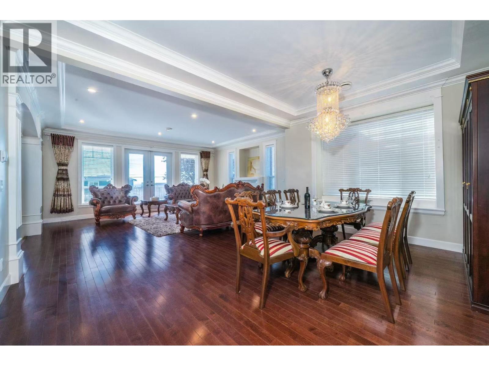 Listing Picture 5 of 40 : 5511 MCKEE STREET, Burnaby / 本拿比 - 魯藝地產 Yvonne Lu Group - MLS Medallion Club Member