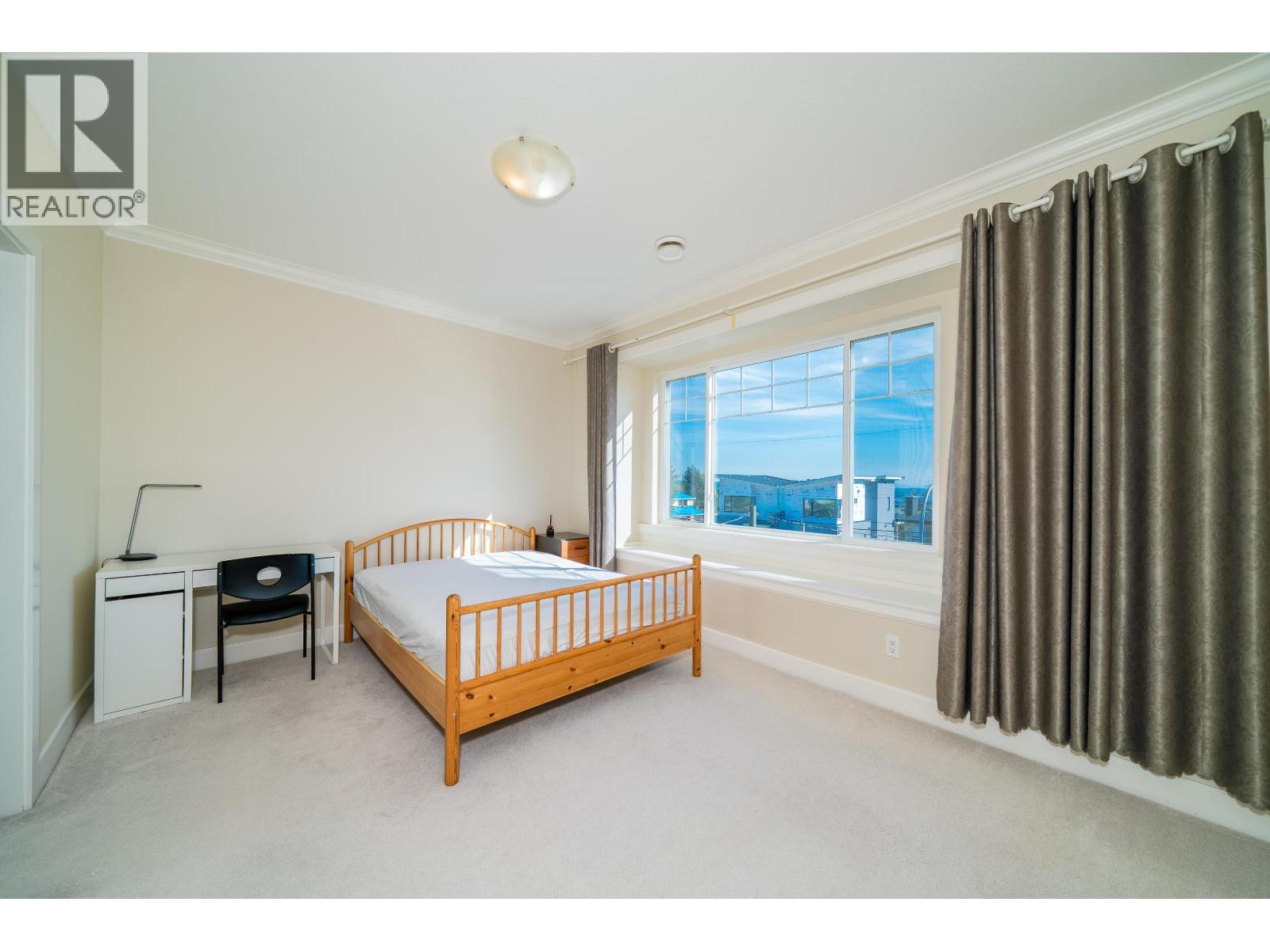 Listing Picture 29 of 40 : 5511 MCKEE STREET, Burnaby / 本拿比 - 魯藝地產 Yvonne Lu Group - MLS Medallion Club Member