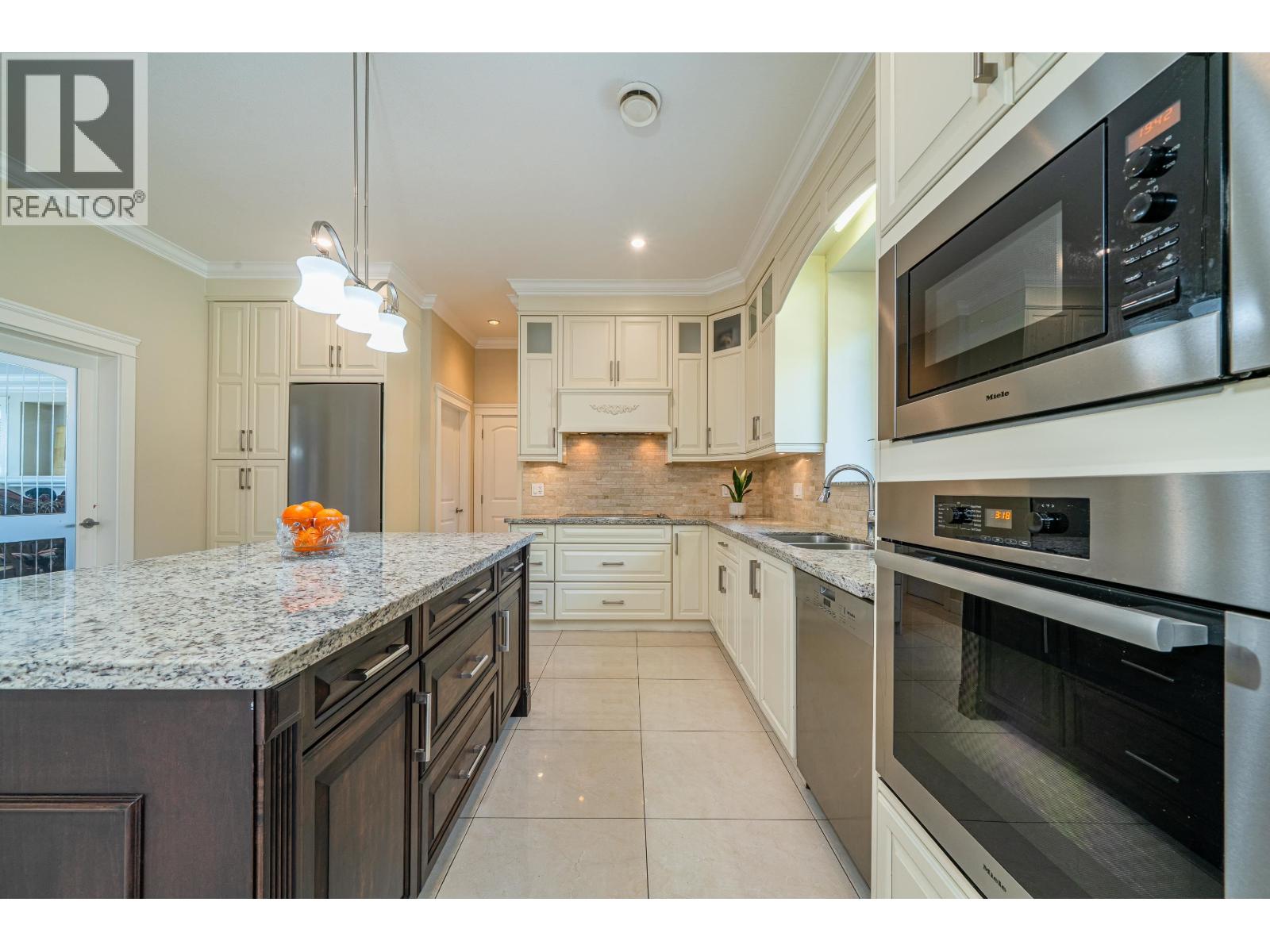 Listing Picture 7 of 40 : 5511 MCKEE STREET, Burnaby / 本拿比 - 魯藝地產 Yvonne Lu Group - MLS Medallion Club Member