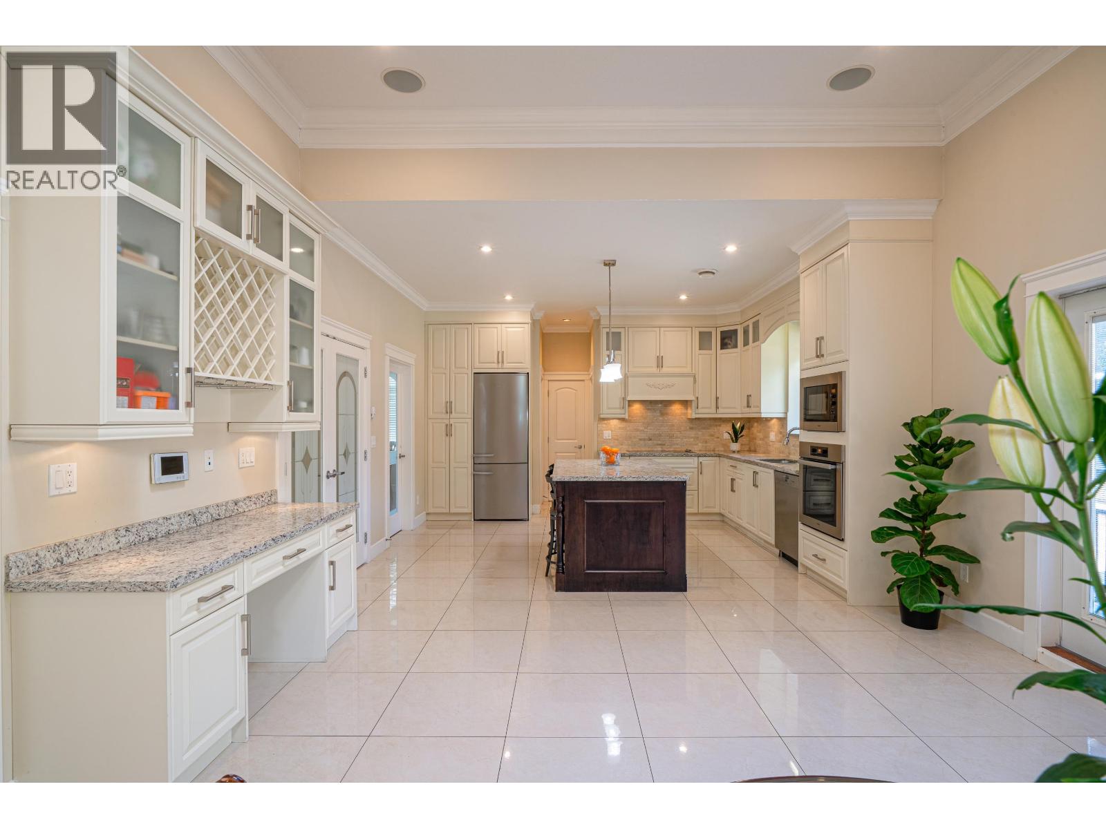 Listing Picture 9 of 40 : 5511 MCKEE STREET, Burnaby / 本拿比 - 魯藝地產 Yvonne Lu Group - MLS Medallion Club Member