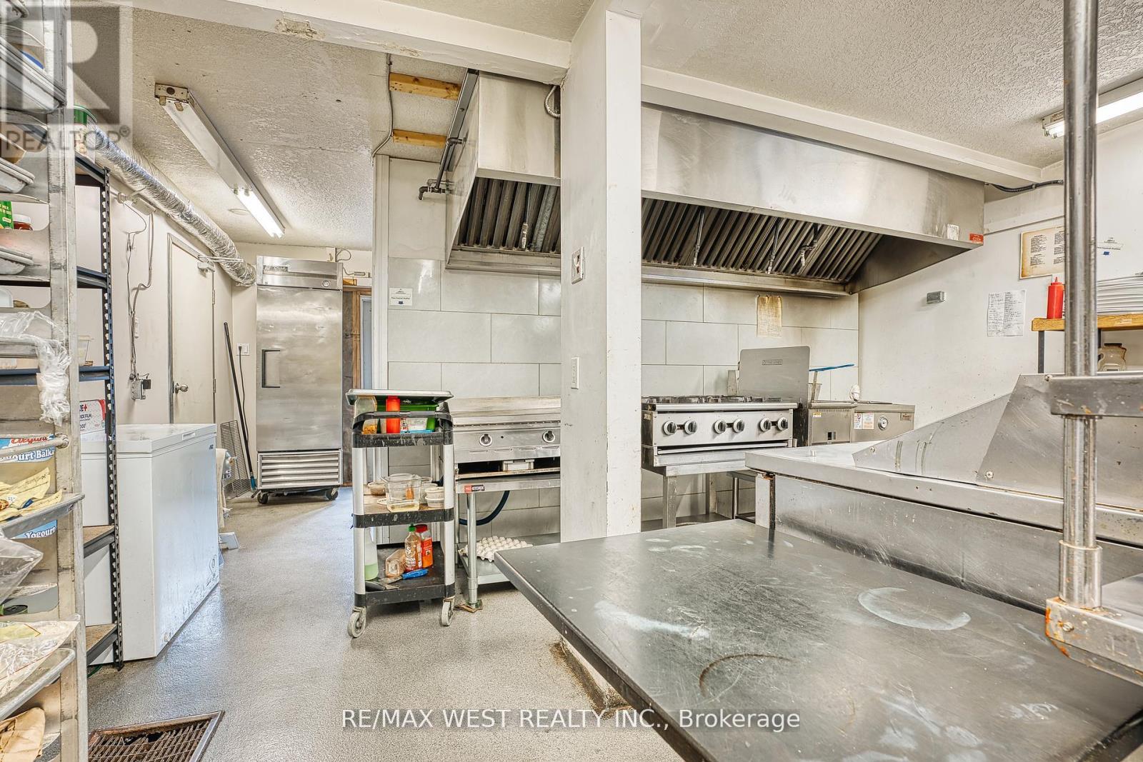 671 Goderich Street, Saugeen Shores, Ontario  N0H 2C0 - Photo 6 - X12744000