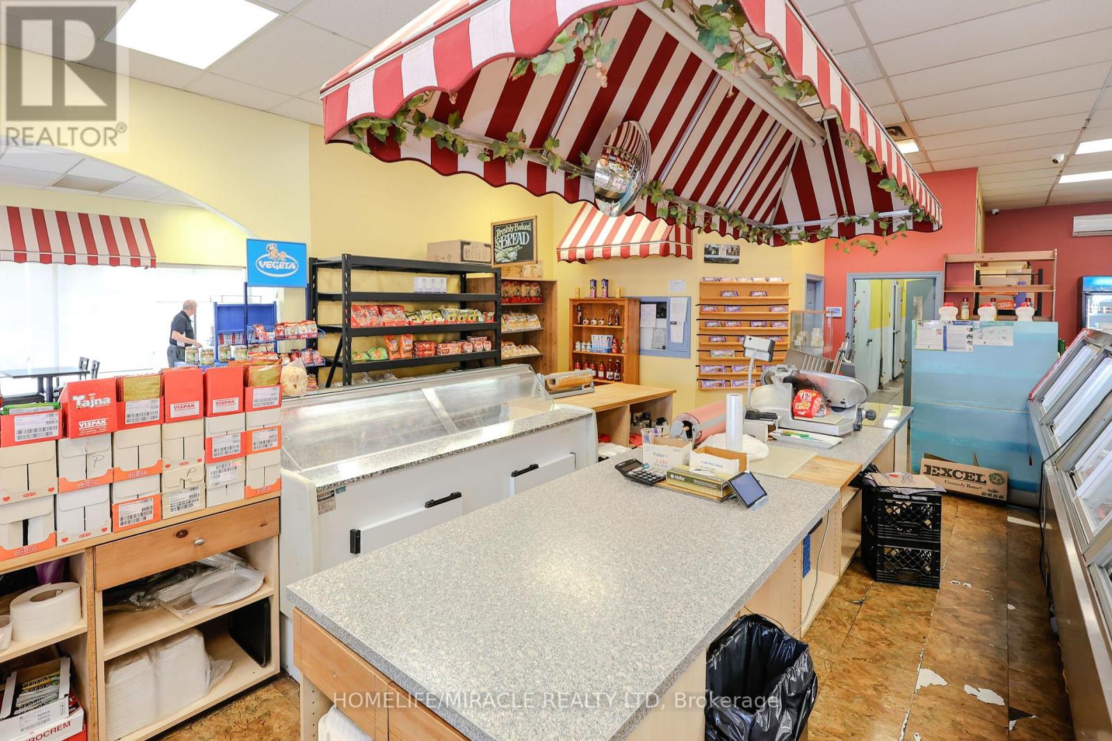 1 & 2 - 754 Queenston Road, Hamilton, Ontario L8G 1A4 - Photo 13 - X12744018