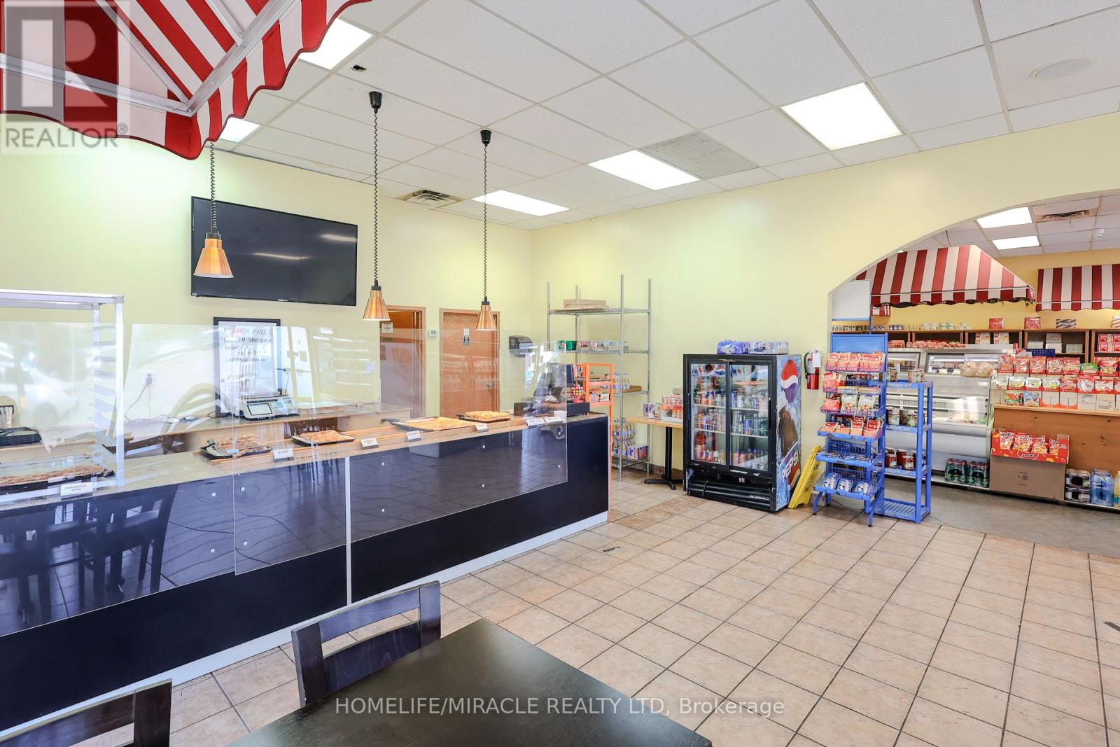 1 & 2 - 754 Queenston Road, Hamilton, Ontario L8G 1A4 - Photo 17 - X12744018