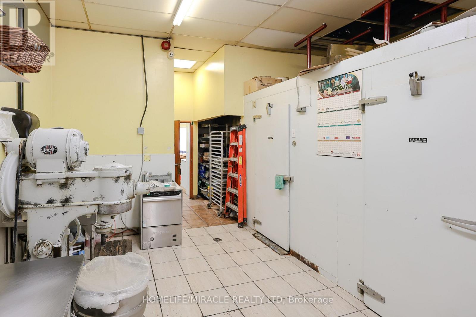 1 & 2 - 754 Queenston Road, Hamilton, Ontario L8G 1A4 - Photo 22 - X12744018