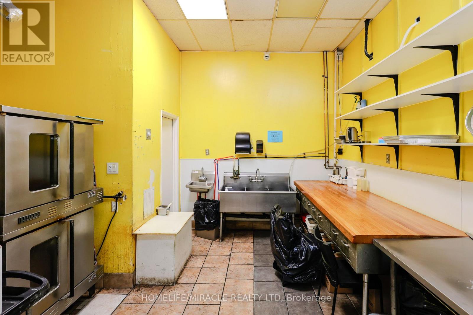 1 & 2 - 754 Queenston Road, Hamilton, Ontario L8G 1A4 - Photo 28 - X12744018