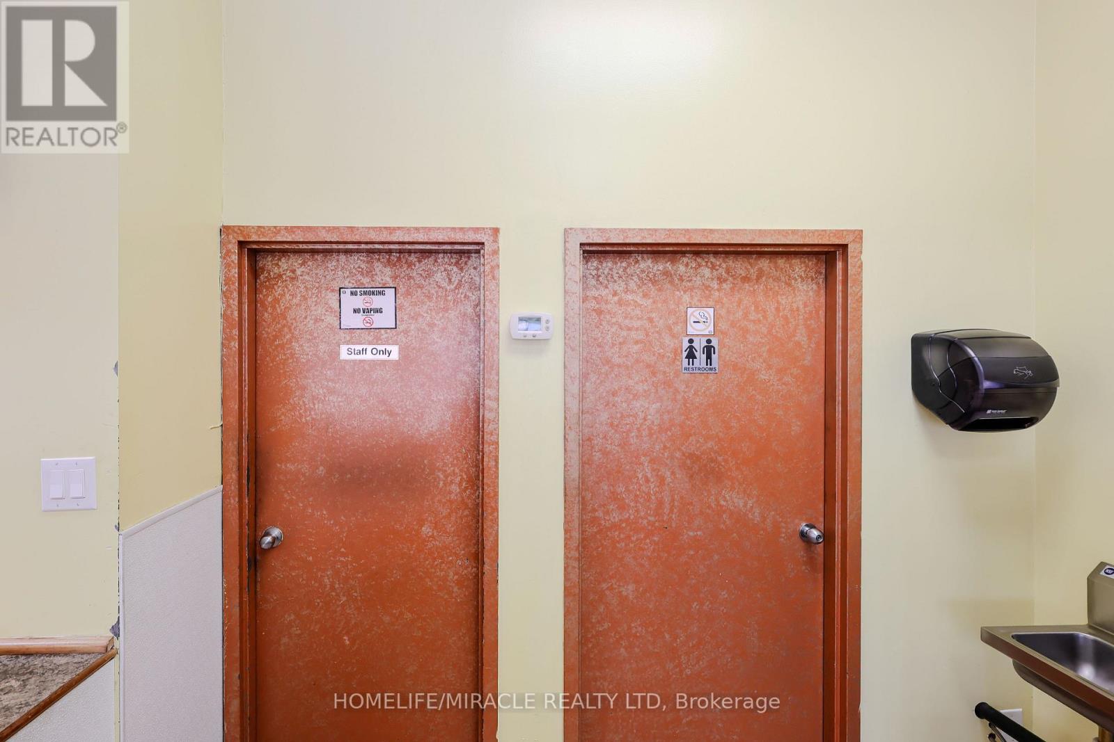 1 & 2 - 754 Queenston Road, Hamilton, Ontario L8G 1A4 - Photo 40 - X12744018