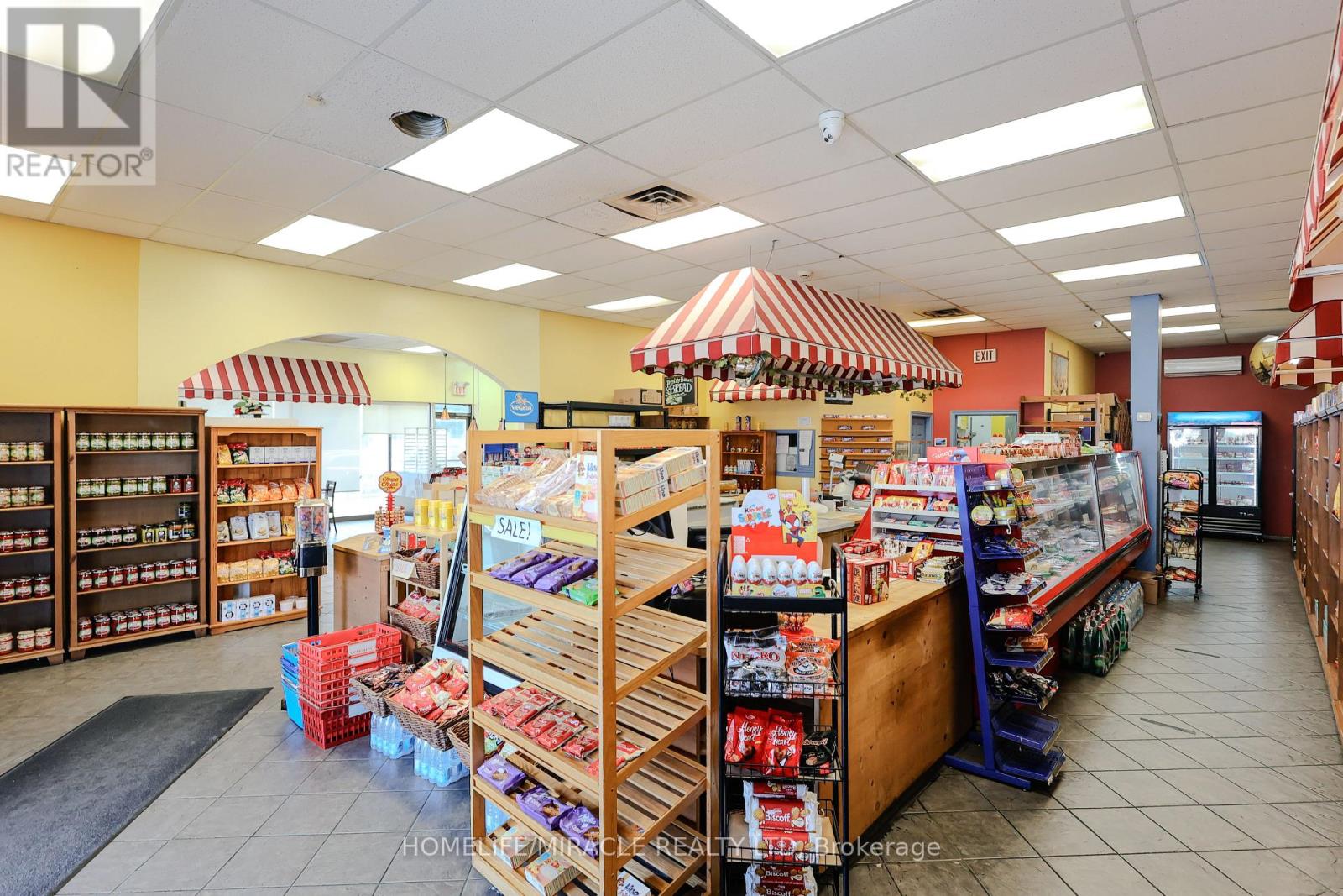 1 & 2 - 754 Queenston Road, Hamilton, Ontario L8G 1A4 - Photo 8 - X12744018