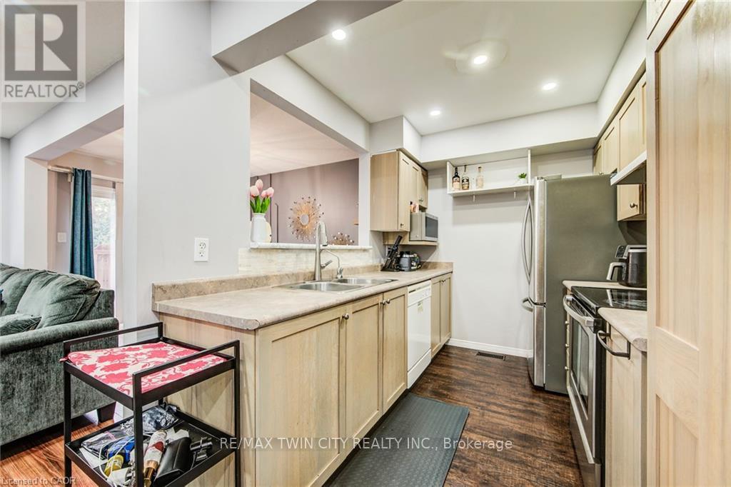 20 - 120 Dudhope Avenue, Cambridge, Ontario  N1R 4T7 - Photo 5 - X12744026